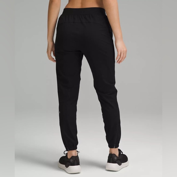 Adapted State High-Rise Jogger(fits slightly larger)
Full Length - Picture 3 of 6